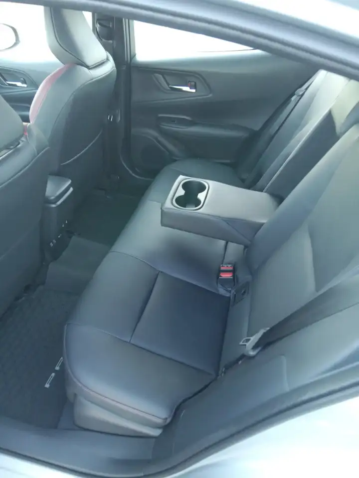 Toyota Prius снимка Toyota Prius