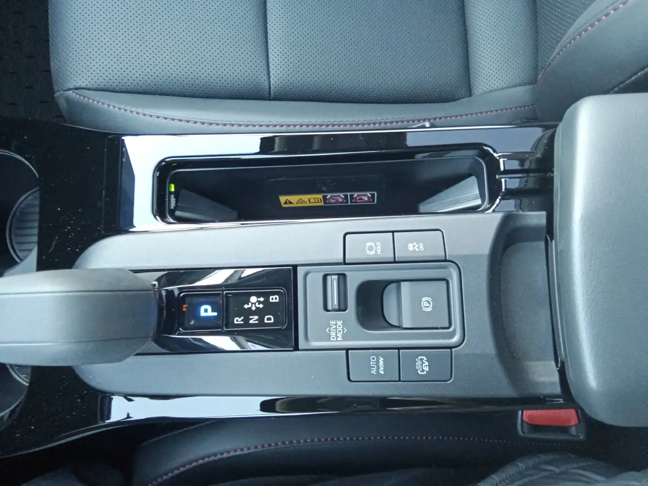 Toyota Prius снимка Toyota Prius