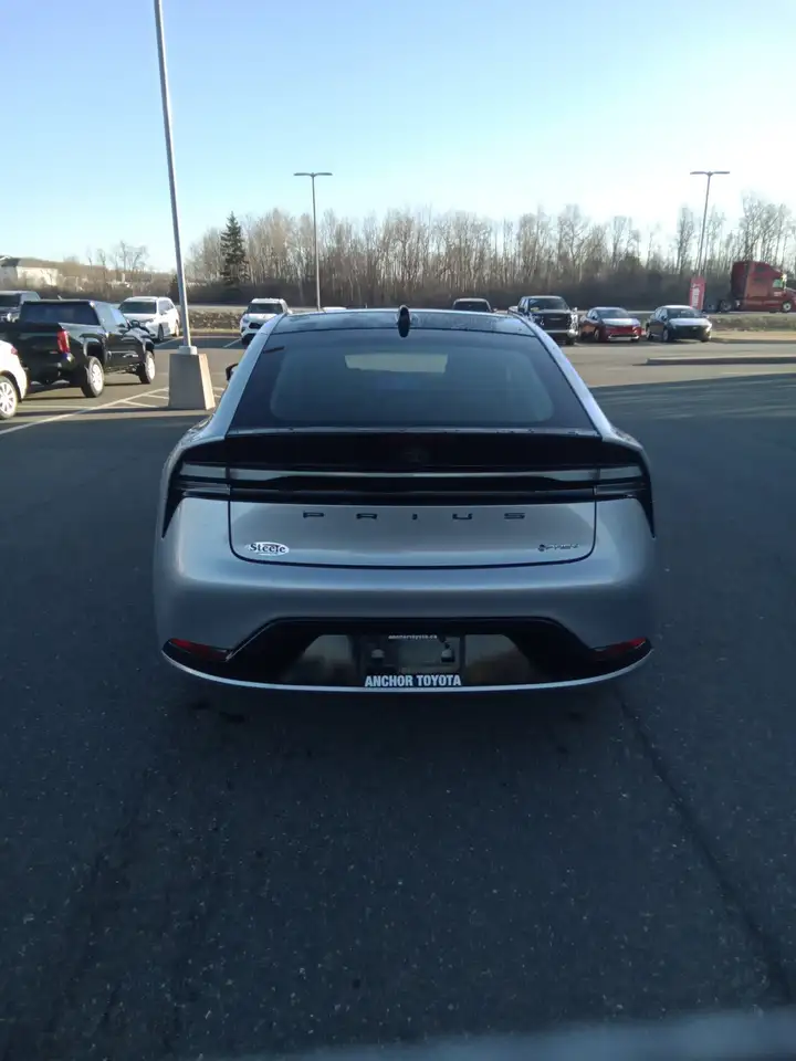 Toyota Prius снимка Toyota Prius