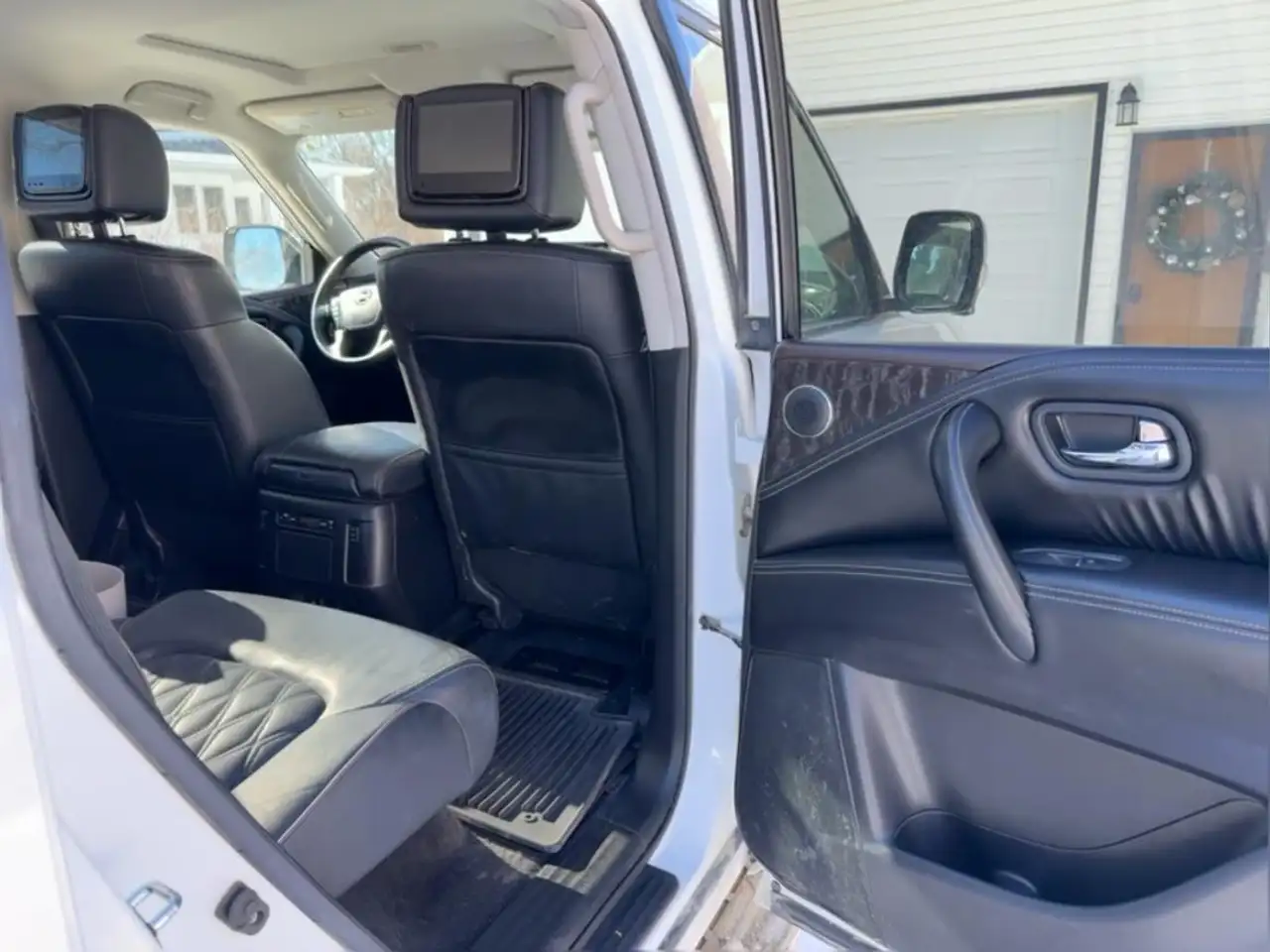 Nissan Armada снимка Nissan Armada