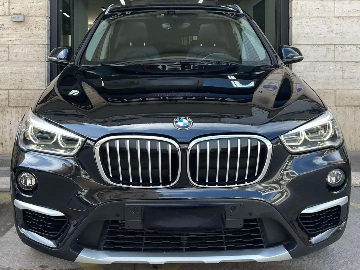 BMW X1 X1 sdrive18d xLine auto my18 Schwarz - 1