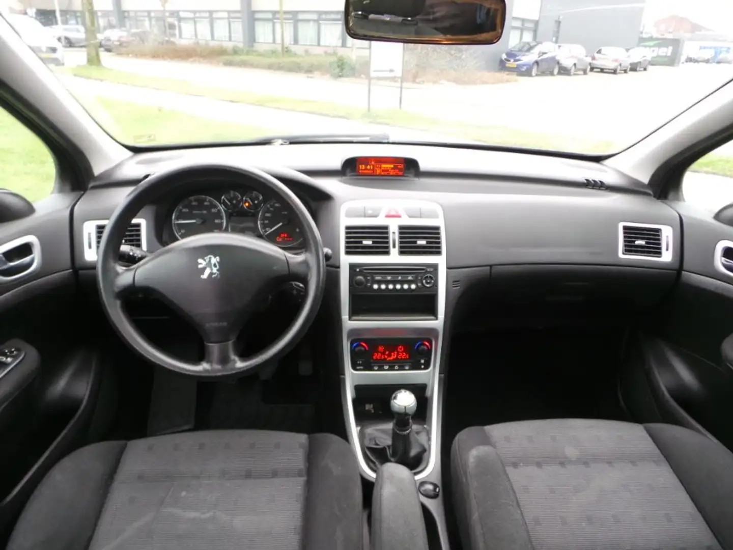 Peugeot 307 SW 1.6-16V ( INRUIL MOGELIJK ) Zwart - 2