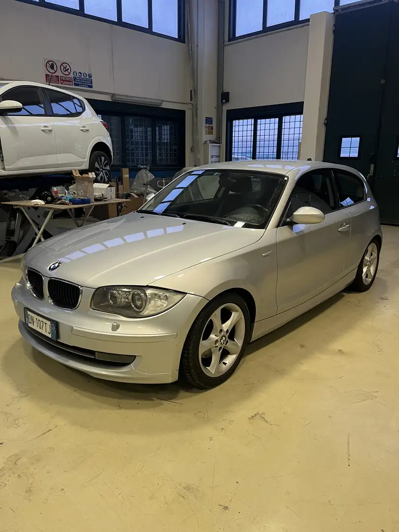 BMW 120 120d 3p Futura dpf - 1