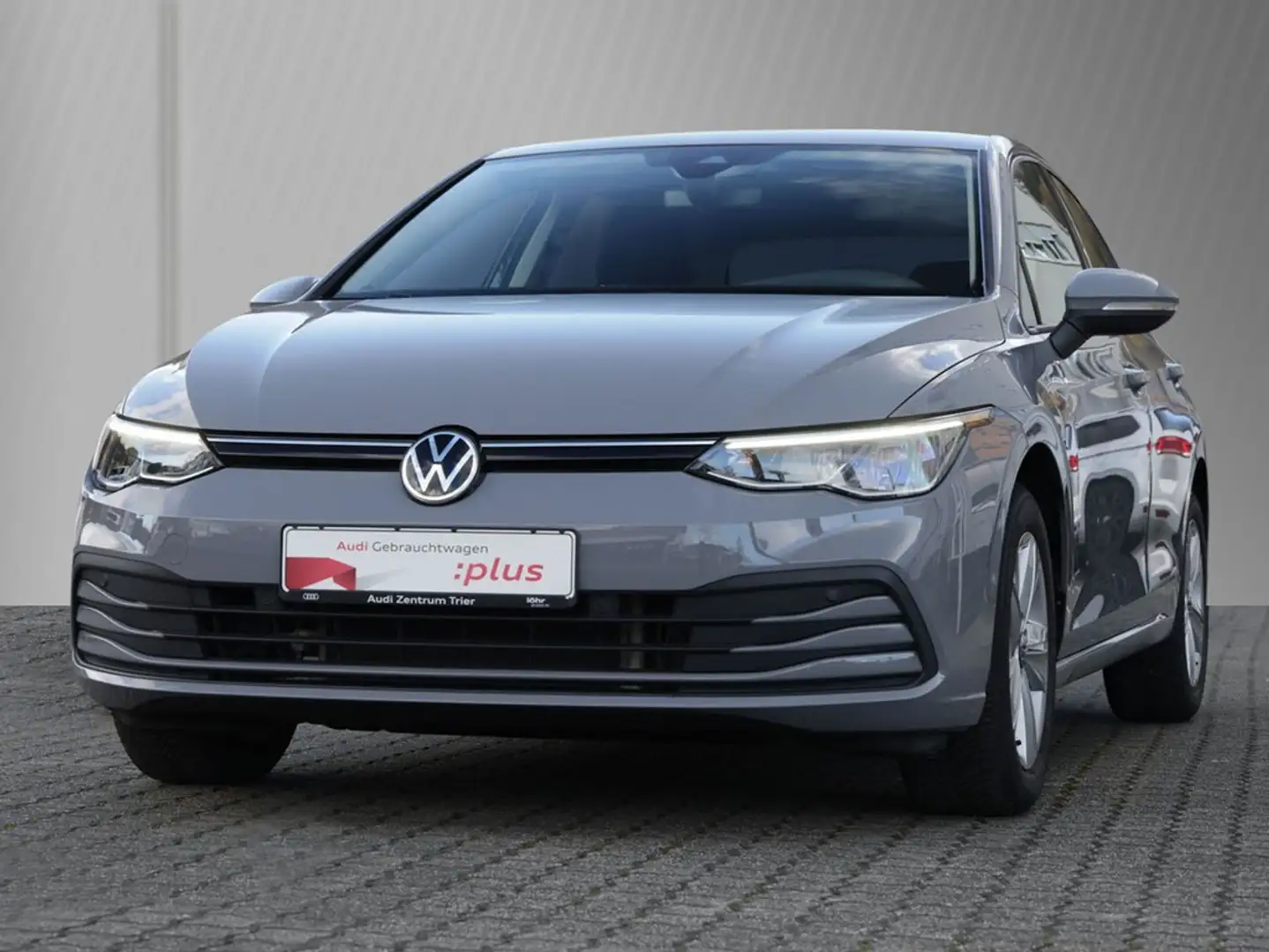 Volkswagen Golf VIII Lim. Life 1.0 TSI 6-Gang Grau - 2