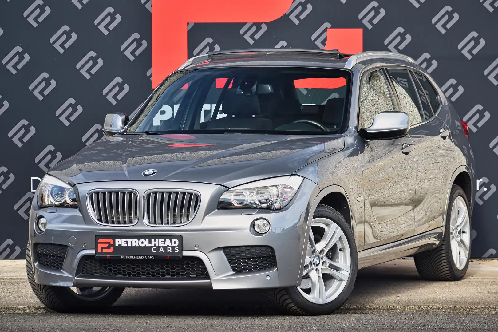 BMW X1 23dA xDrive M-Sport - Pano - H&K - Camera - Full! Grijs - 2