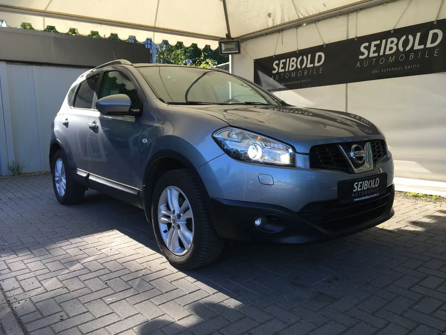Nissan Qashqai 2.0 Tekna 4X4/1.Hd/Xenon/Navi/Shz/Allw Plateado - 2