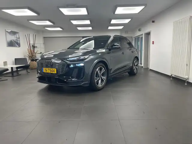 Audi Q6 e-tron e-tron S Line 250 CV / 185 kW