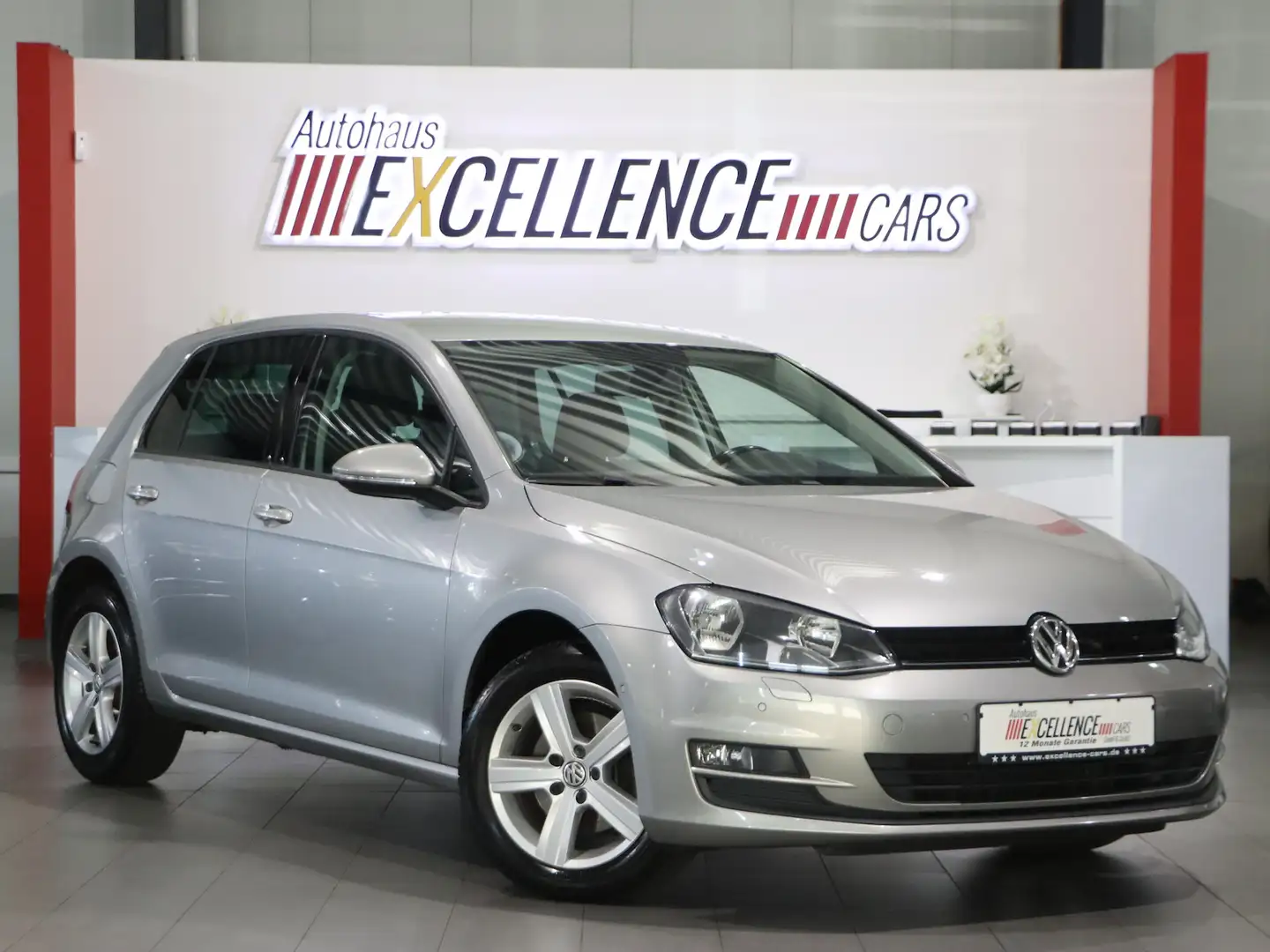 Volkswagen Golf VII 7 1.2 COMFORTLINE LIFE 4-TR / PARKPILOT Gris - 1