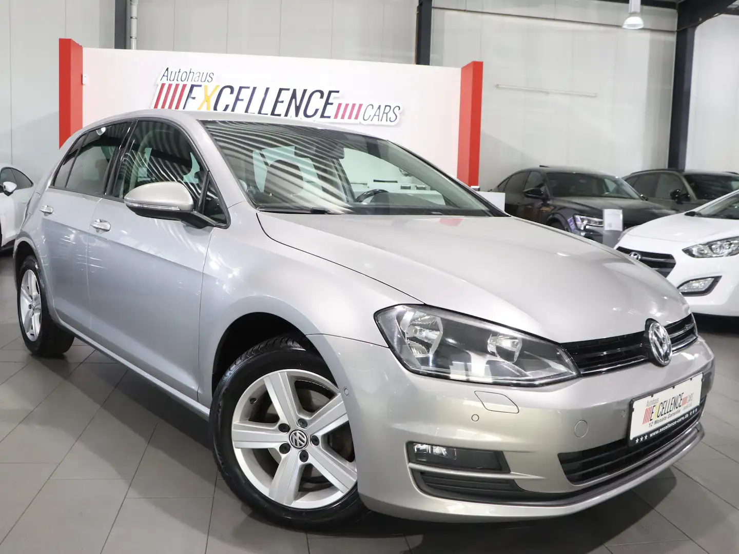 Volkswagen Golf VII 7 1.2 COMFORTLINE LIFE 4-TR / PARKPILOT Gris - 2