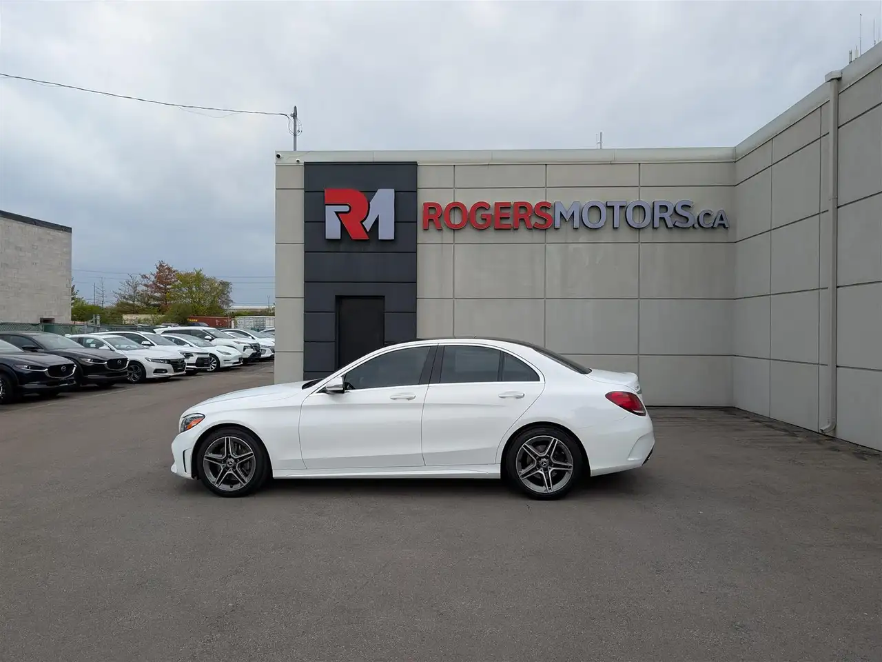 Mercedes-Benz C-Class снимка Mercedes-Benz C-Class