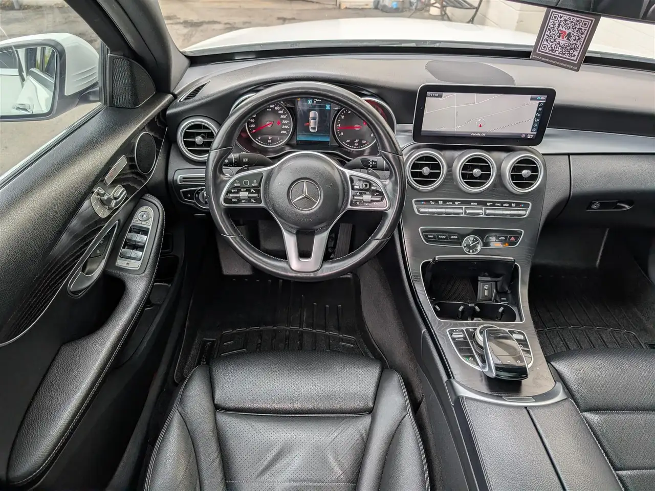 Mercedes-Benz C-Class снимка Mercedes-Benz C-Class