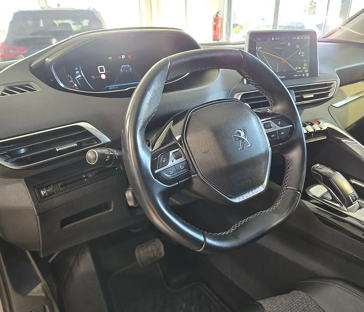Peugeot 5008 1,5 BlueHDI 130 S&S EAT8 Allure Aut. Grau - 2