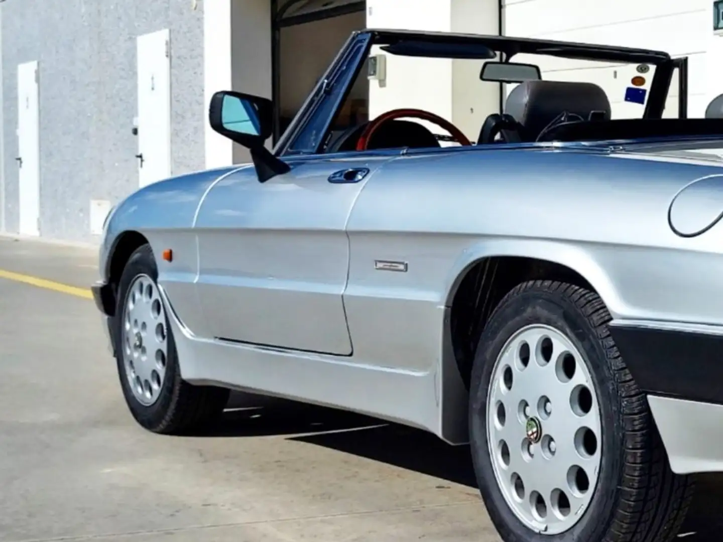 Alfa Romeo Spider 2.0 Quadrifoglio Verde Срібний - 2