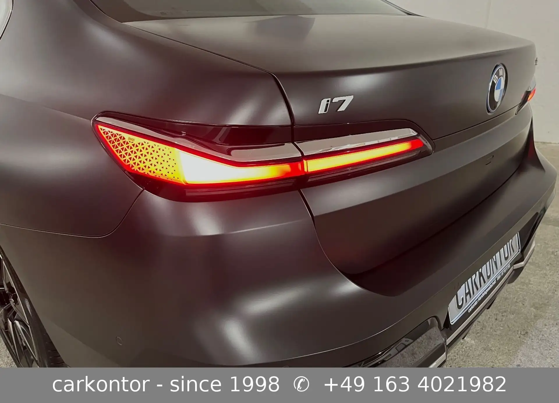 BMW i7 50 2025 블랙 사진 8