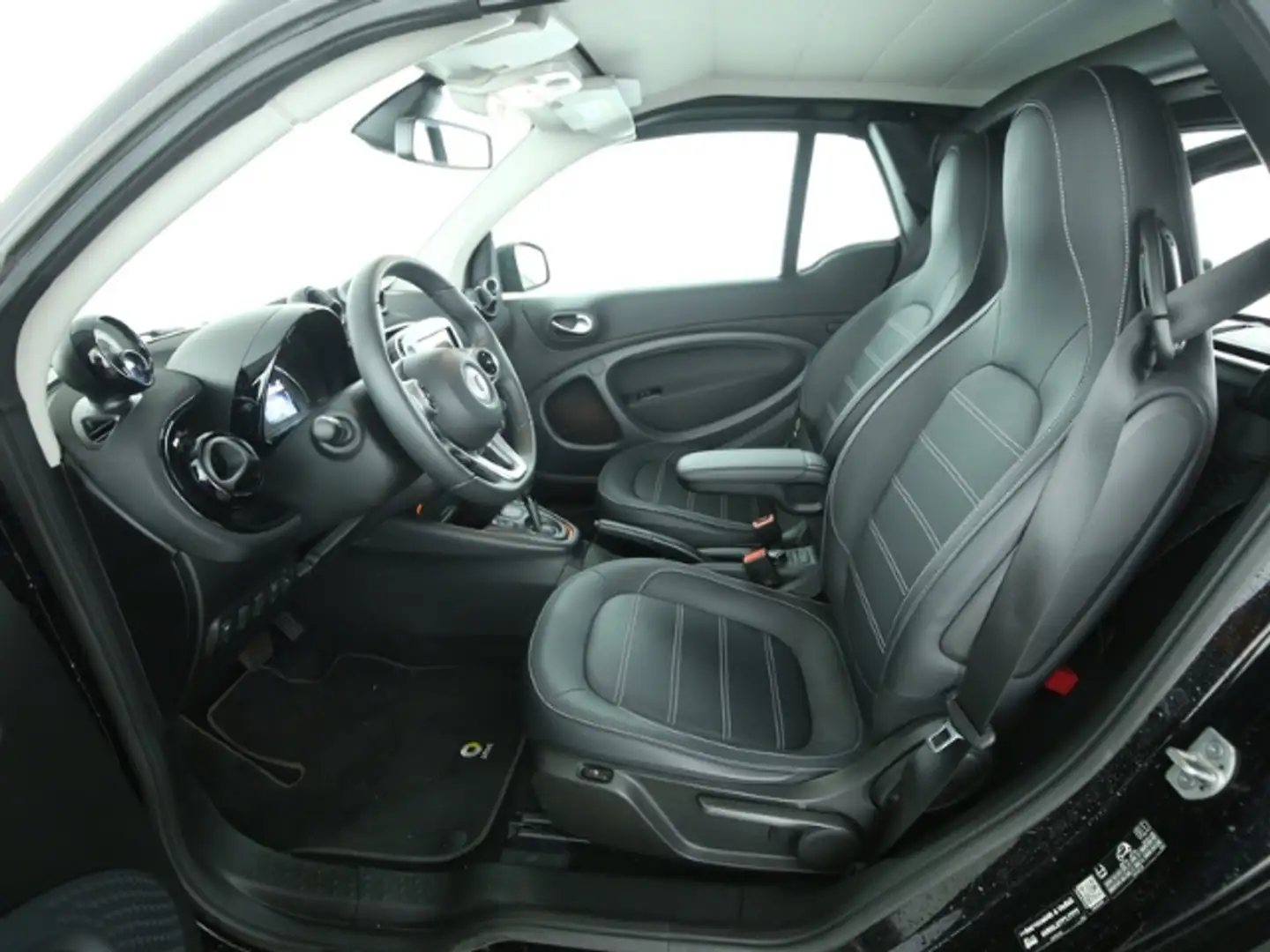 smart forTwo EQ Cabrio Prime Exclusive 22kW JBL Kamera Schwarz - 2