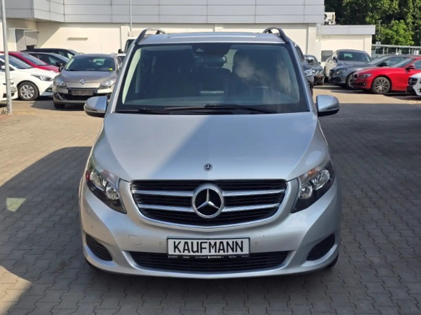 Mercedes-Benz V 220 d EDITION lang 7 Sitze  Sportpaket AHK-abnehmbar N Silver - 2