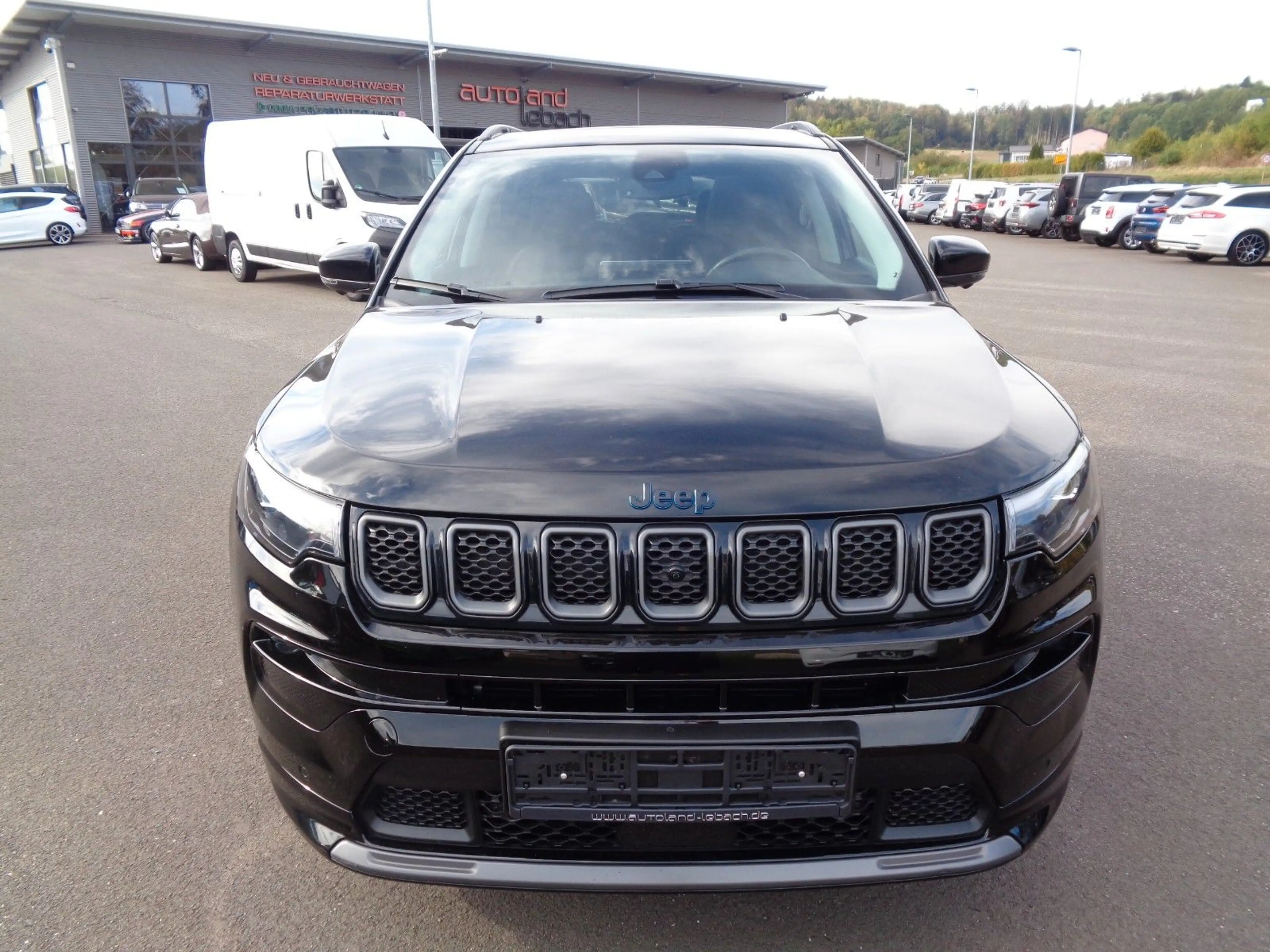 Jeep Compass Summit Plug-In Hybrid 4xe — photo 2