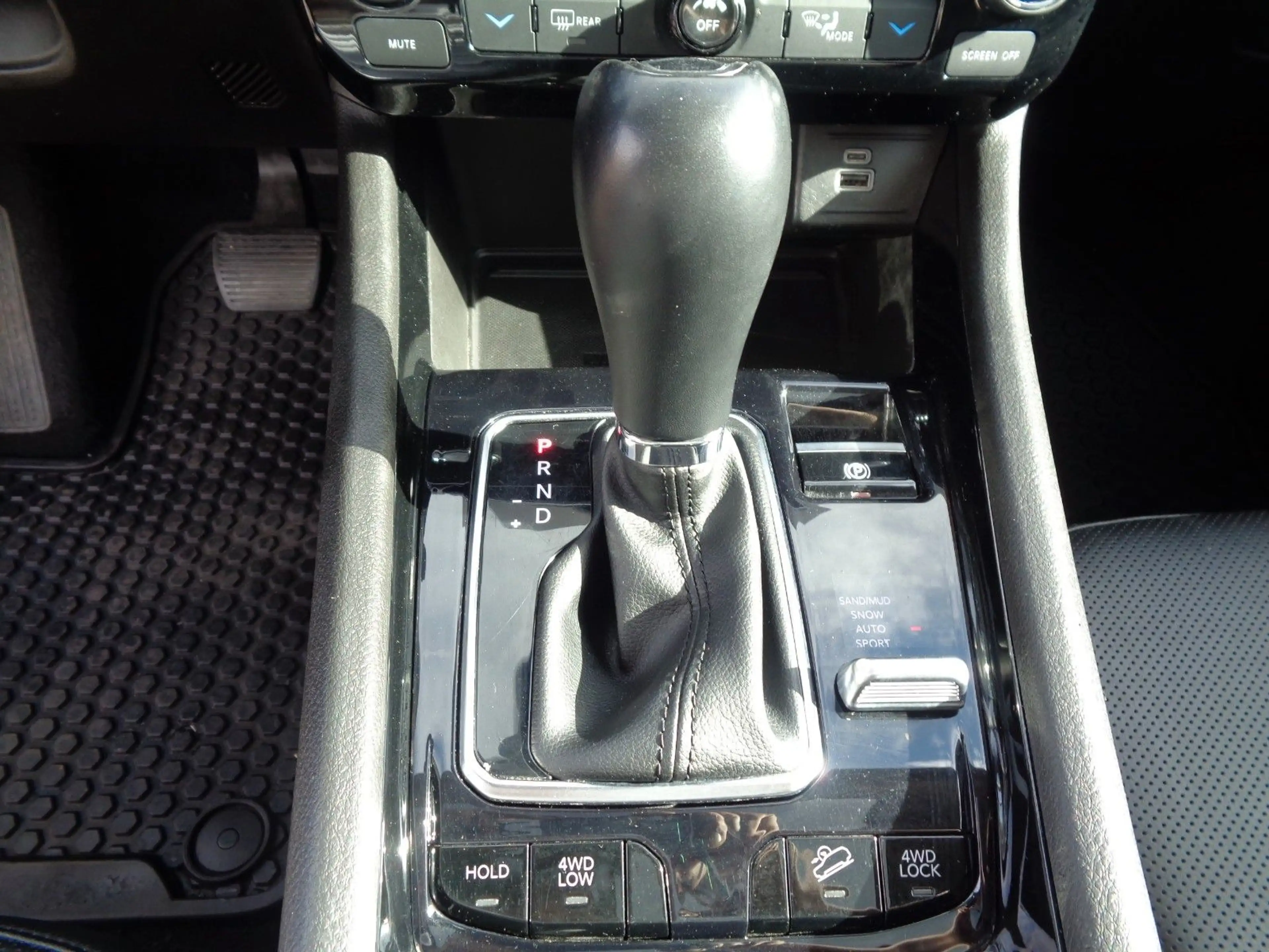 Jeep Compass Summit Plug-In Hybrid 4xe — photo 15