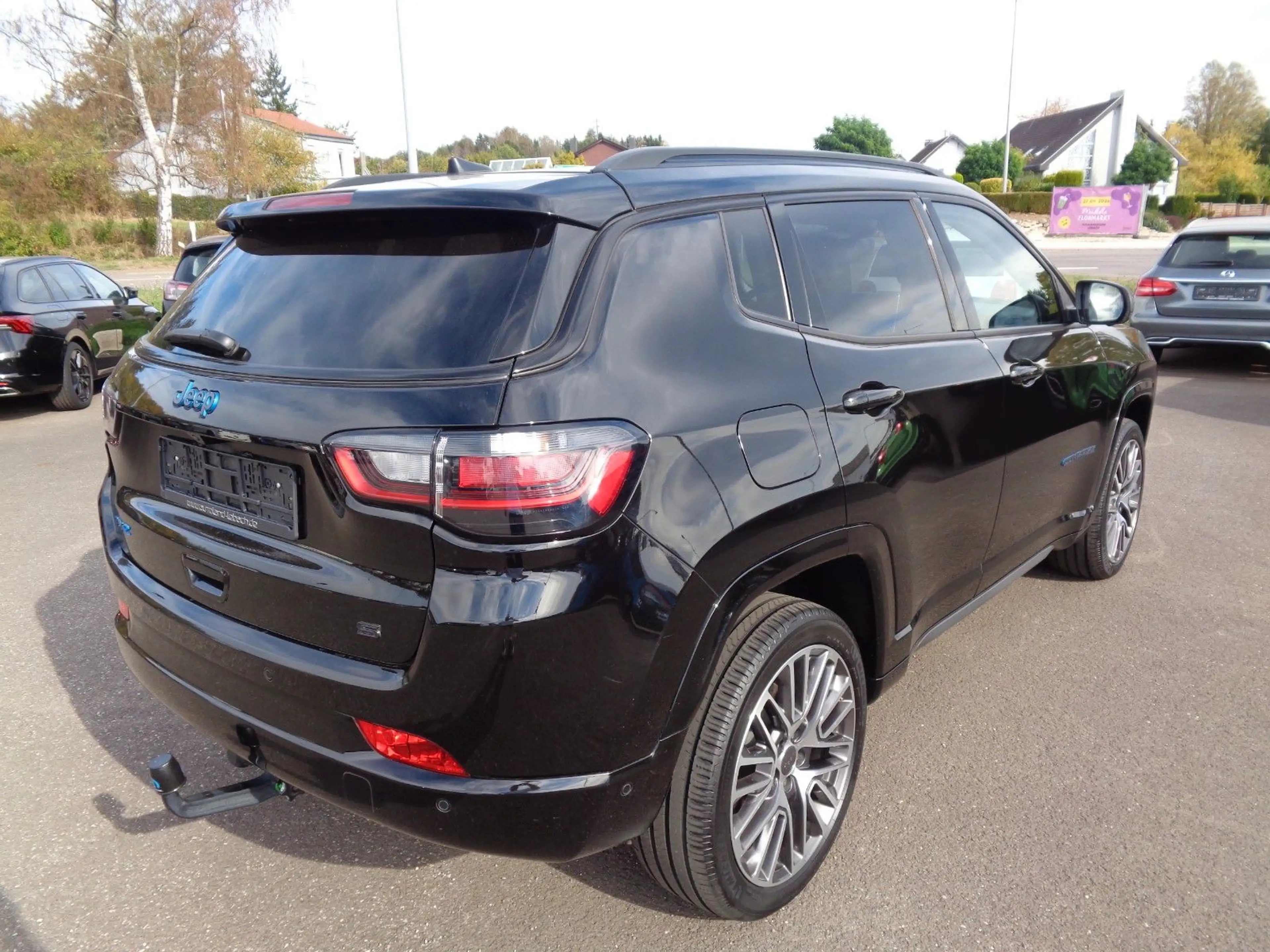 Jeep Compass Summit Plug-In Hybrid 4xe — photo 4