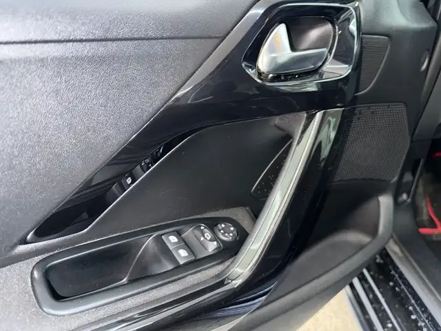 Peugeot 208 view 14
