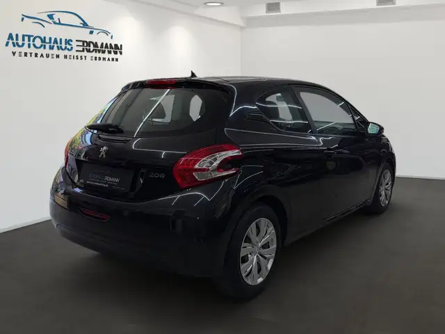 Peugeot 208 view 5
