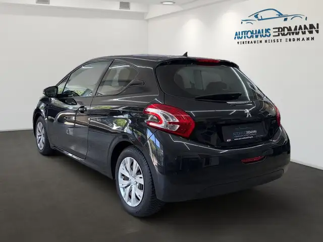 Peugeot 208 view 6