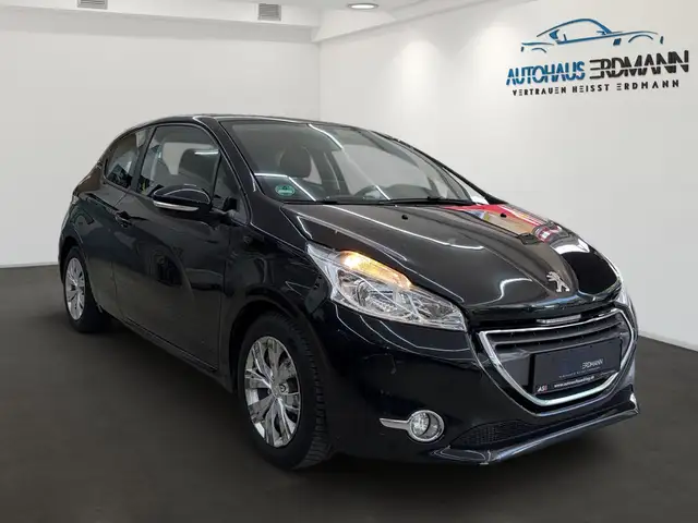 Peugeot 208 view 3