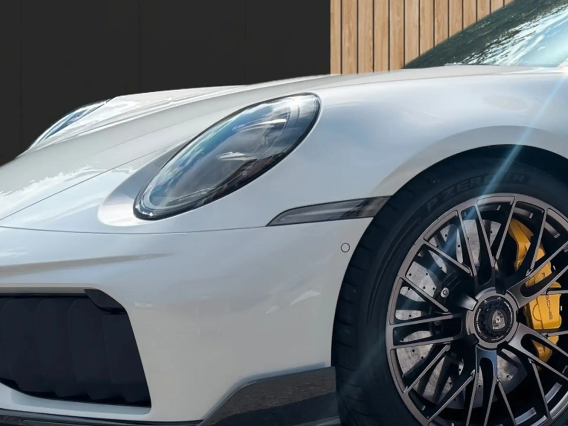 포르쉐 911 Turbo S Coupe 2026 화이트 사진 7