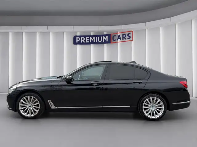 BMW 7 Series view 2