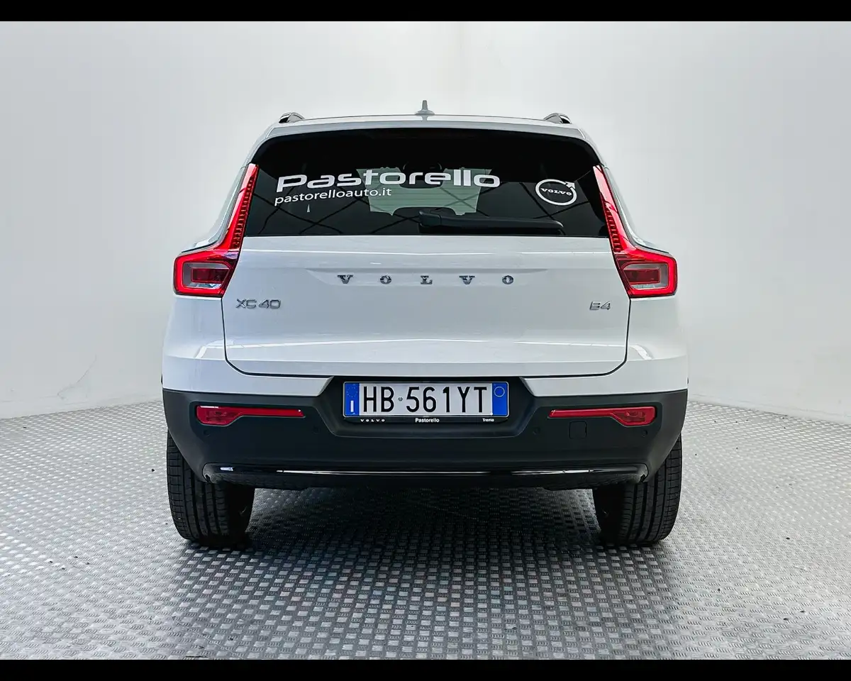 Volvo XC40 2026