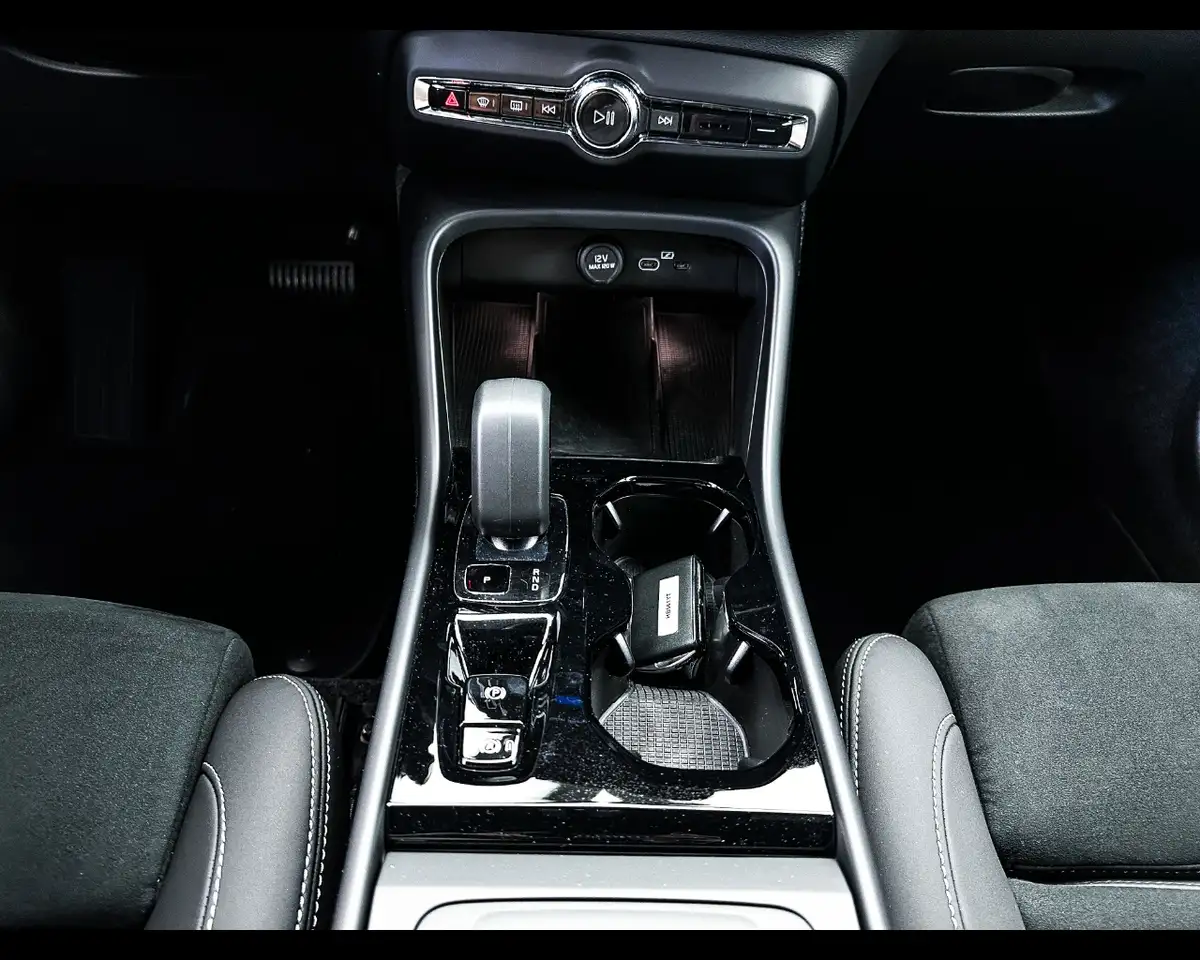 Volvo XC40 2026 — фото 13