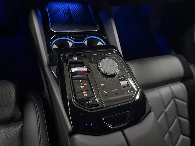 BMW 5 Series view 15