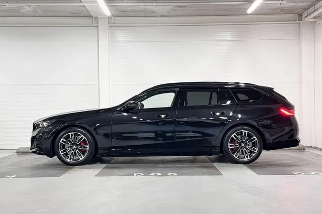 BMW 5 Series view 2