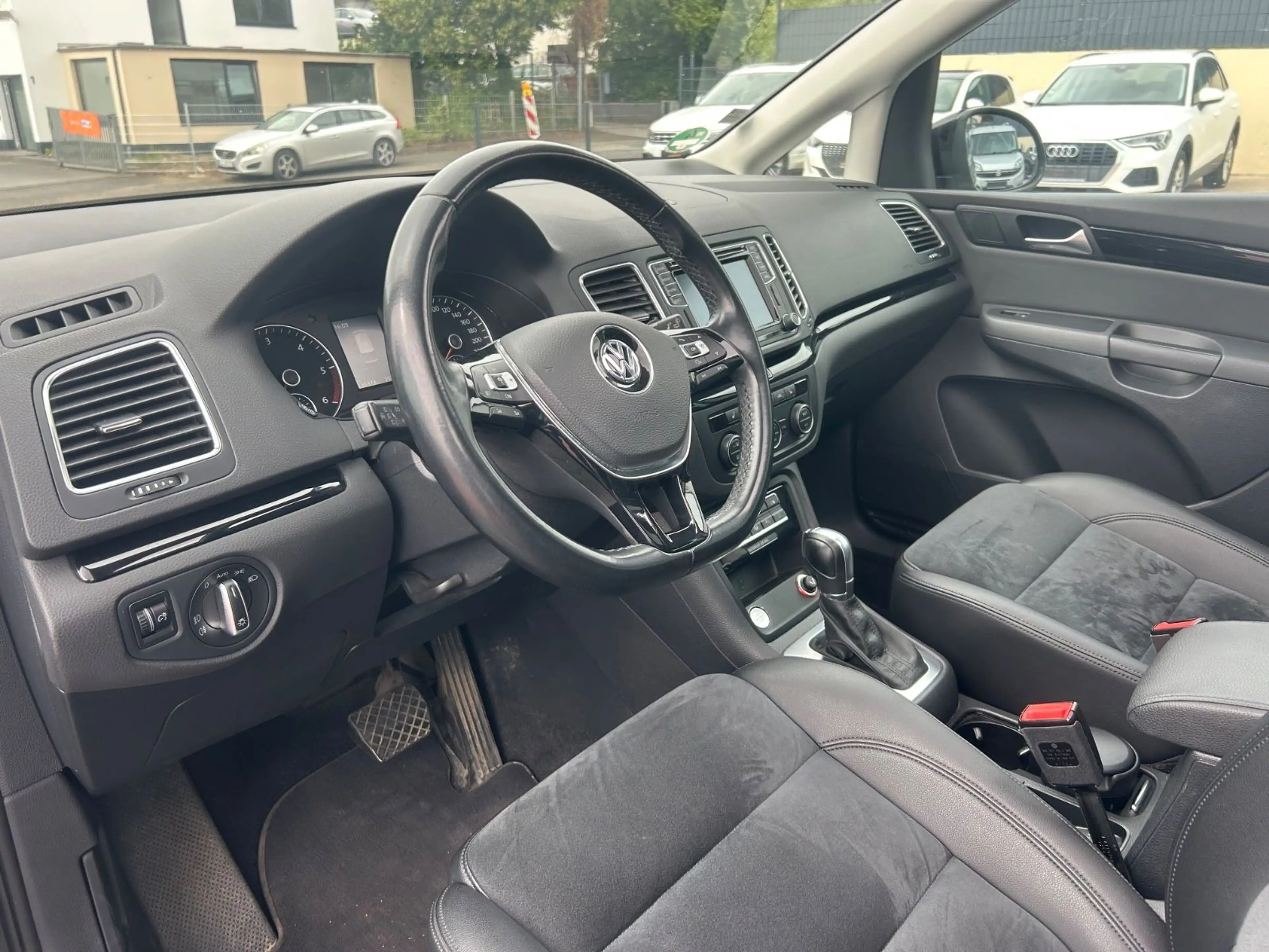 Volkswagen Sharan Highline BMT 7-Sitze*Pano*Elek.Tür*Kamera — photo 10