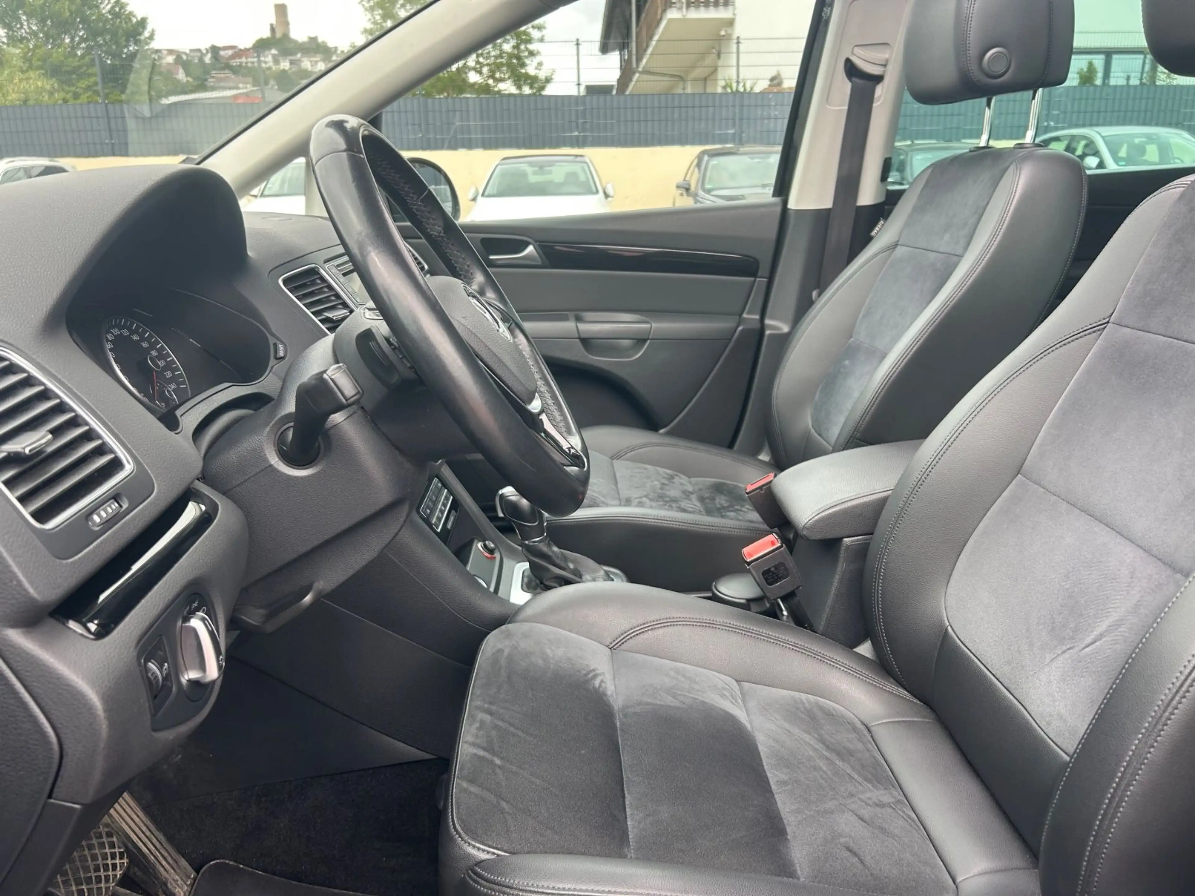 Volkswagen Sharan Highline BMT 7-Sitze*Pano*Elek.Tür*Kamera — photo 9