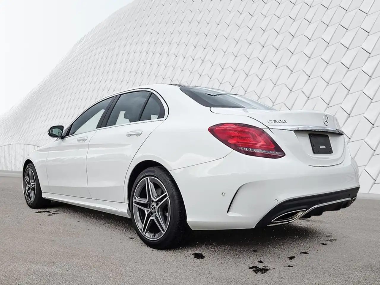 Mercedes-Benz C-Class снимка Mercedes-Benz C-Class