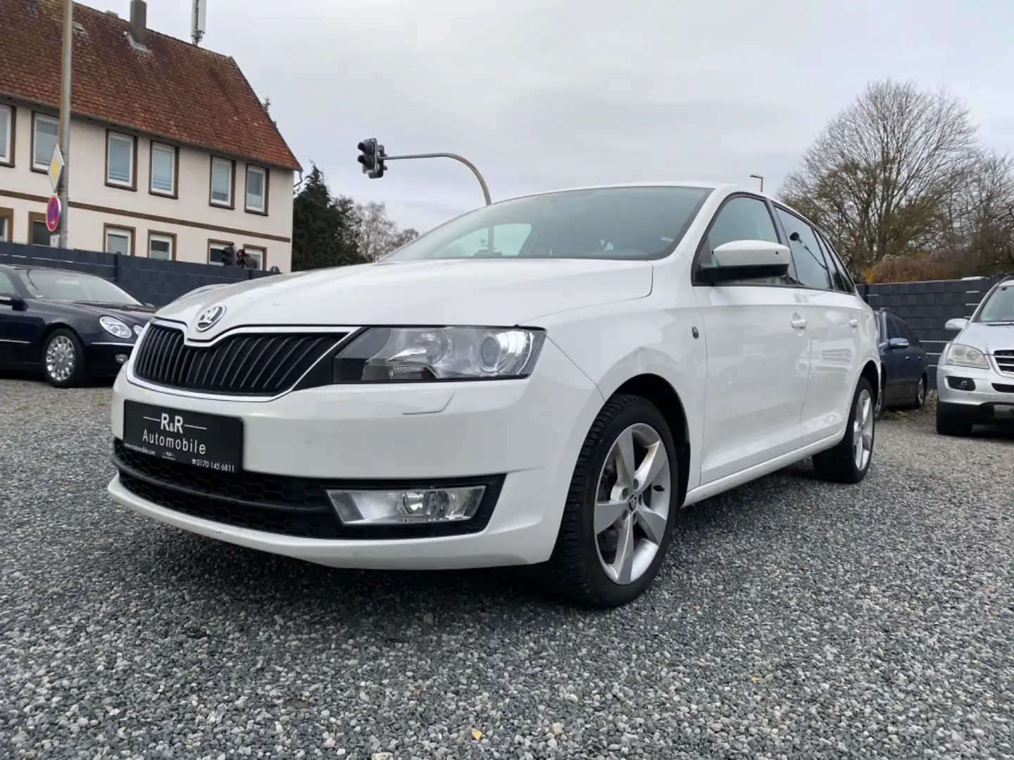 Skoda Rapid/Spaceback Spaceback Elegance 1.2 TSI 2.Hand Xenon SH Weiß - 1