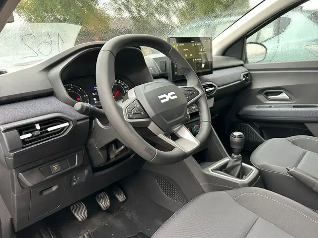 Dacia Sandero view 5