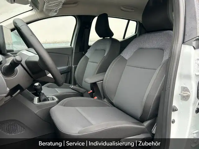 Dacia Sandero view 3
