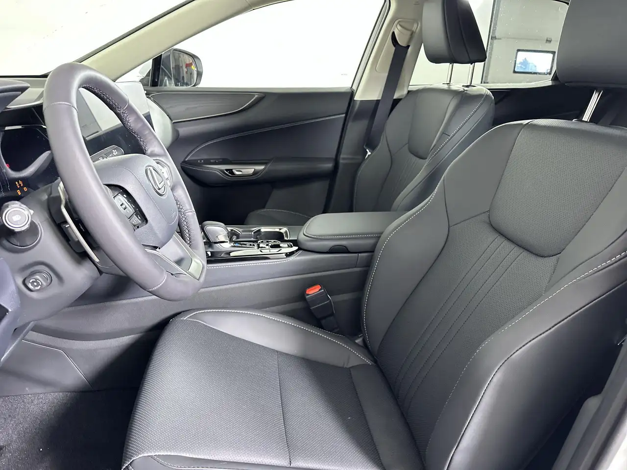 Lexus NX снимка Lexus NX