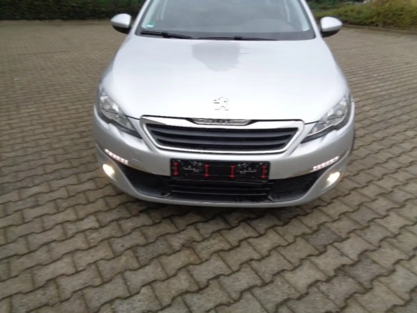 Peugeot 308 308 SW BlueHDi 120  Navi Led Alu 17 Tuv Au Neu Top Silber - 2