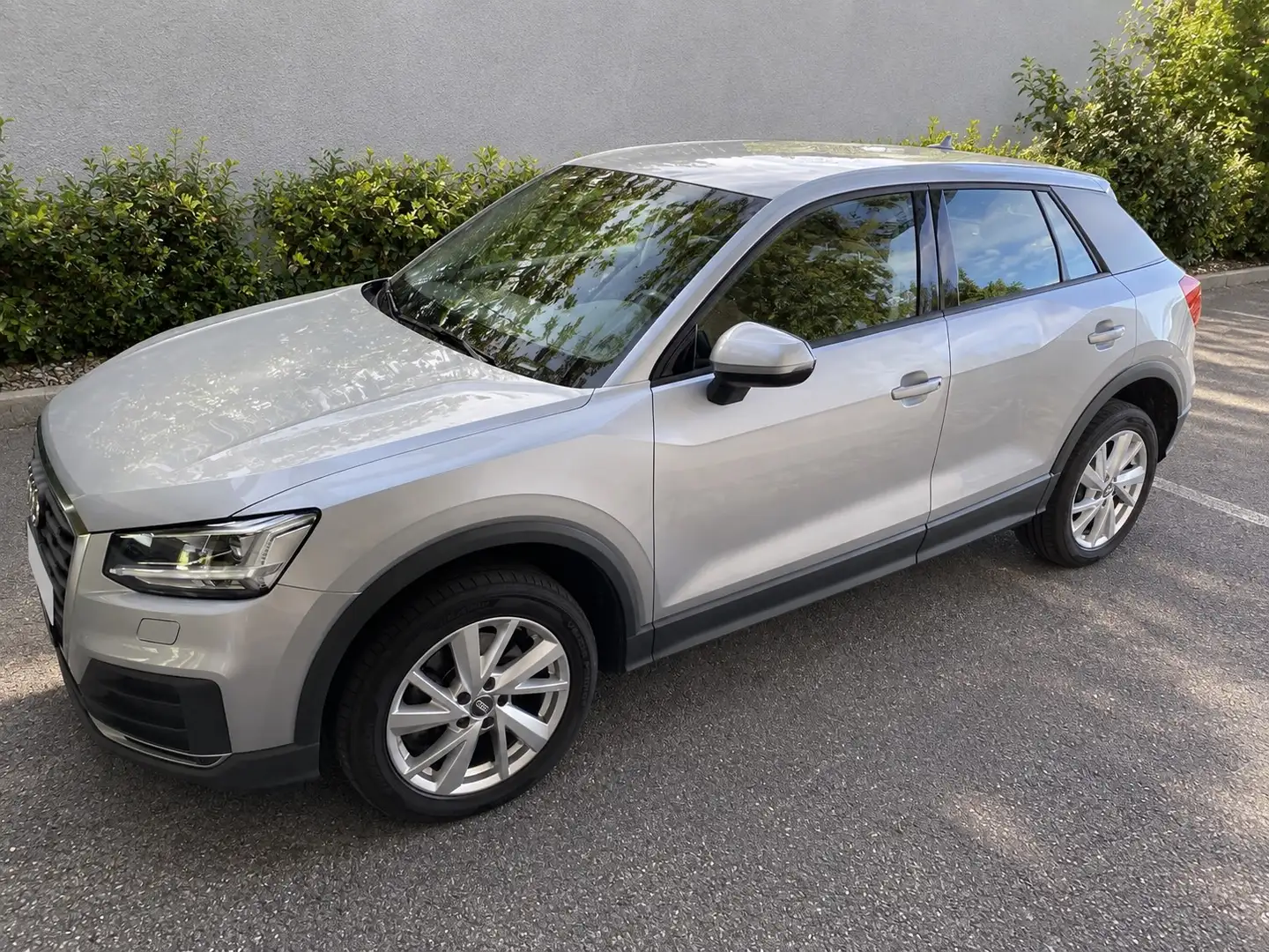 Audi Q2 Q2 2,0 TDI quattro S-tronic NAVI+el.Heckklappe+PDC+AHK Silber - 2