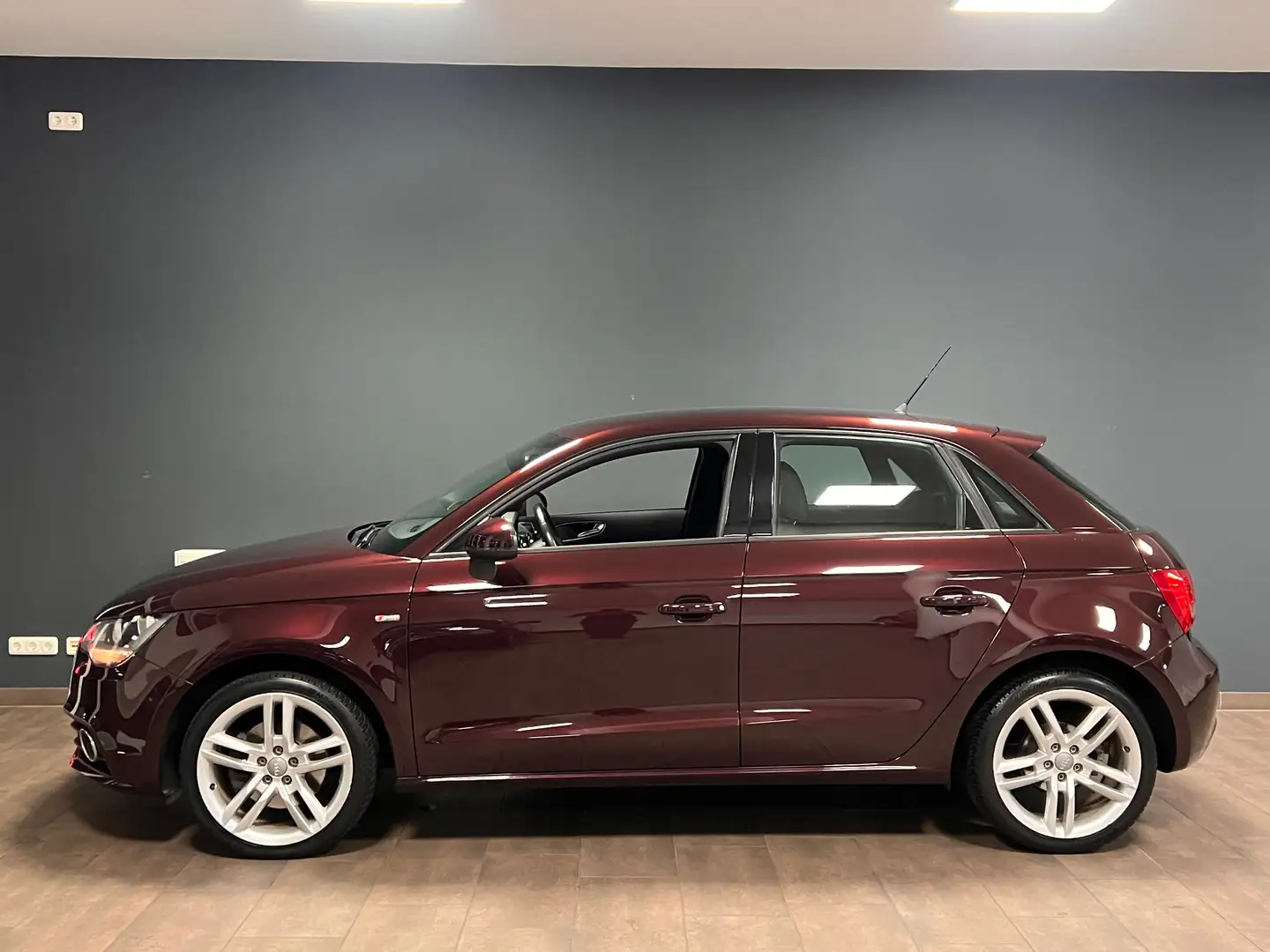 Audi A1 1.4 TFSI Sportback S Line Sport /SHZ/T-LEDER Rot - 2