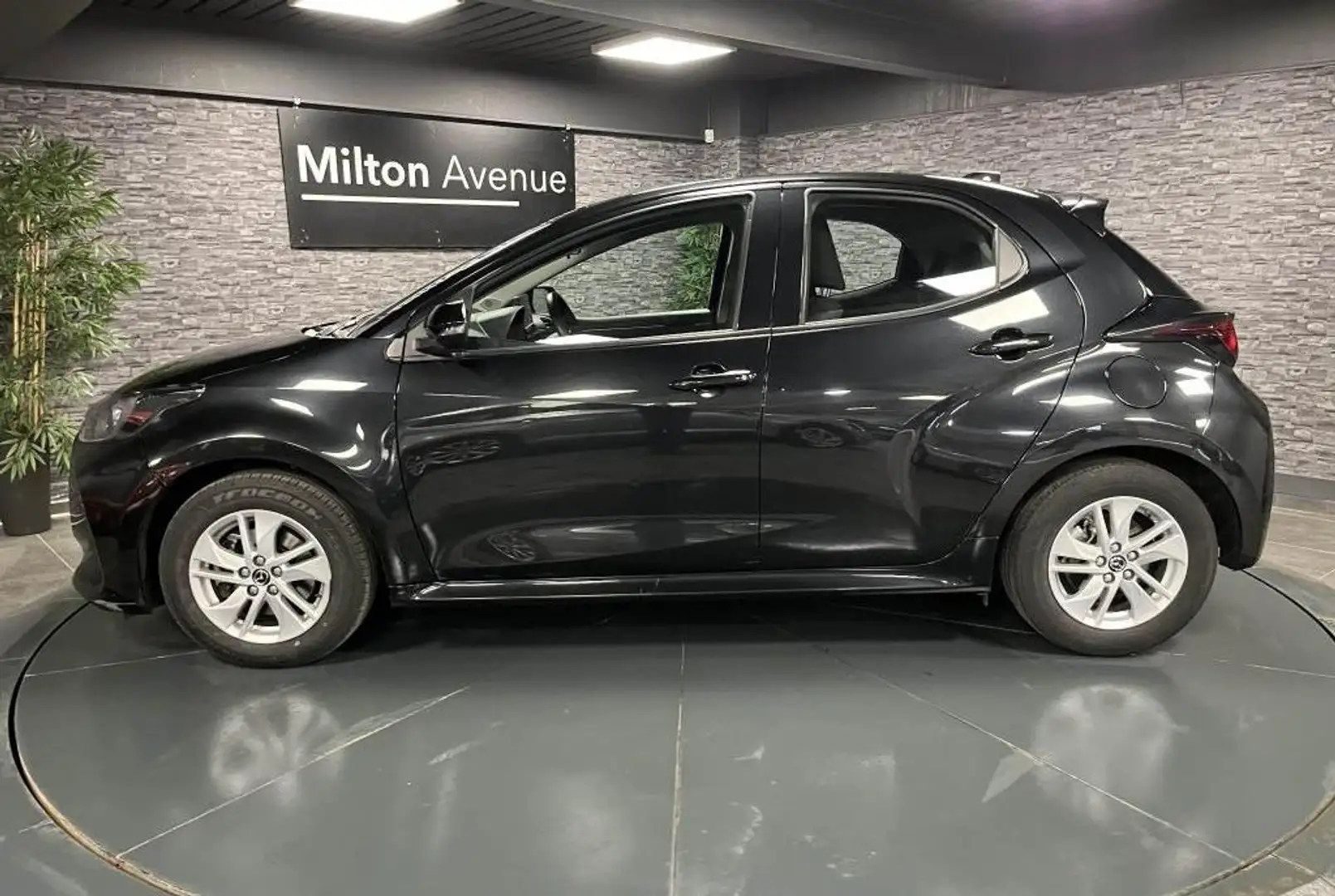 Mazda 2 Mazda2 1.5 Hybrid - e-CVT - 116 Agile Noir - 2