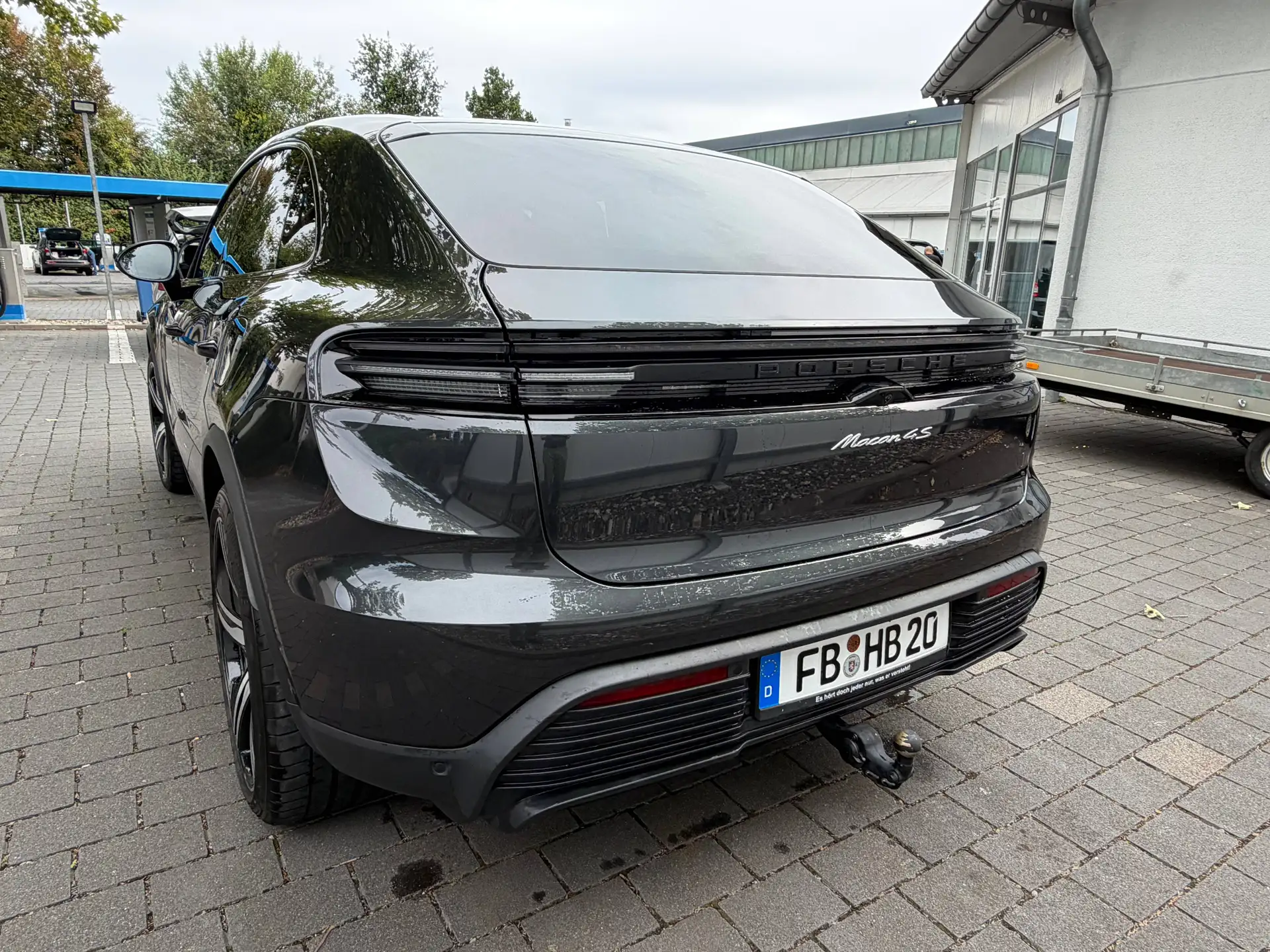 Porsche Macan 4S Electric 2025 블랙 사진 5