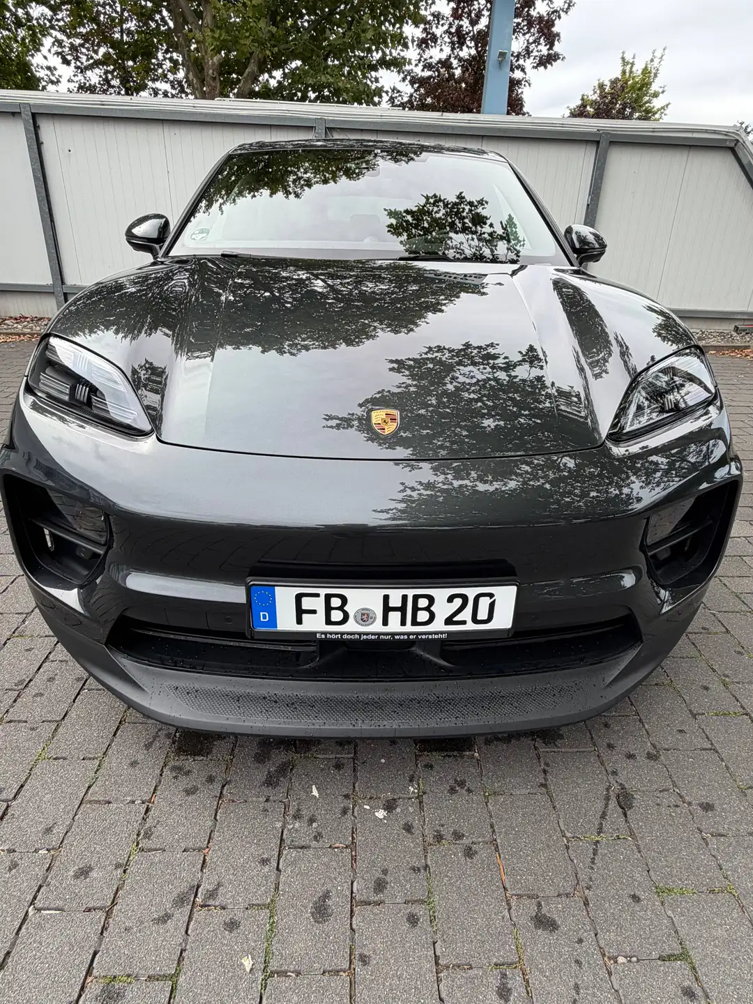 Porsche Macan 4S Electric 2025 블랙 사진 4