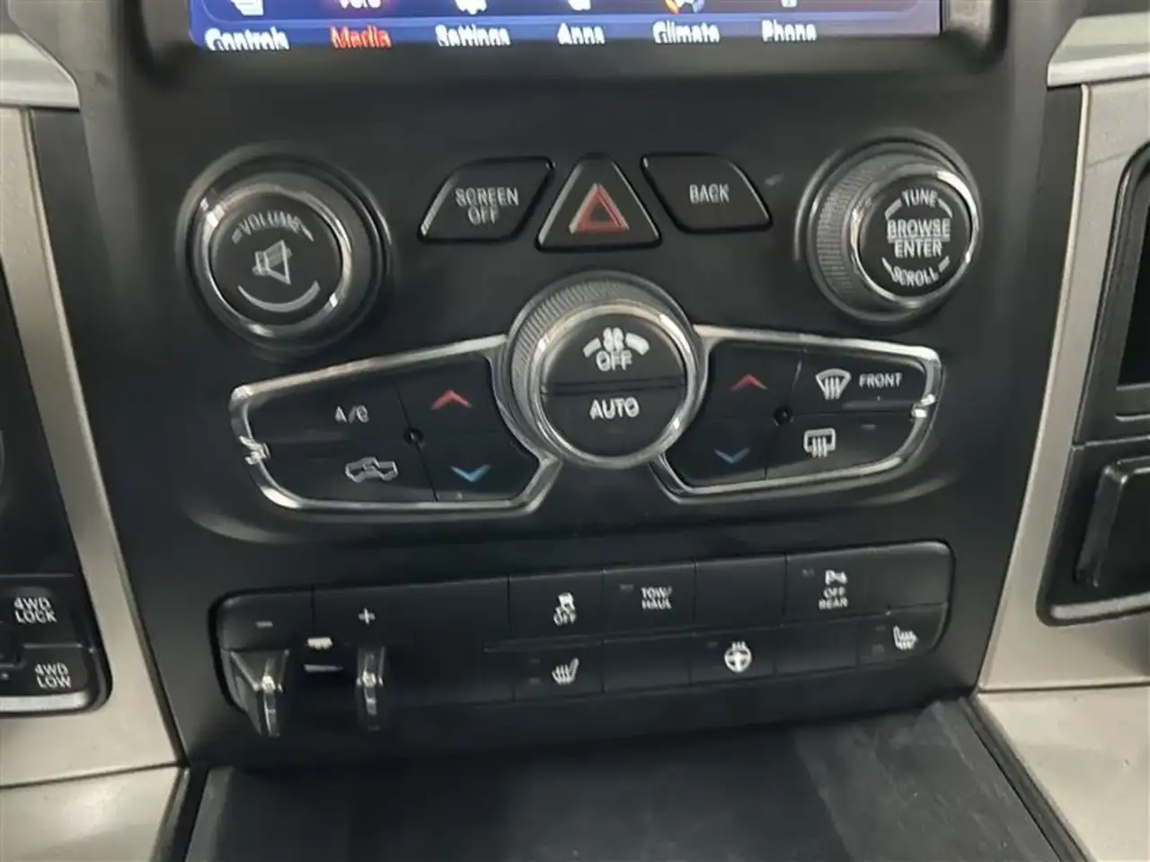 RAM 1500 снимка RAM 1500