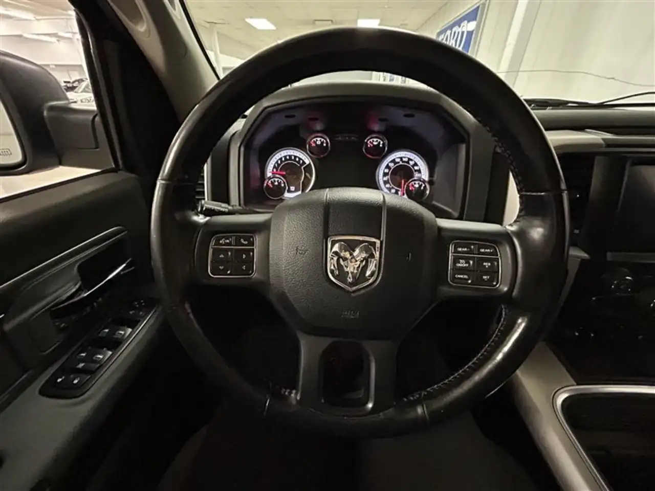 RAM 1500 снимка RAM 1500