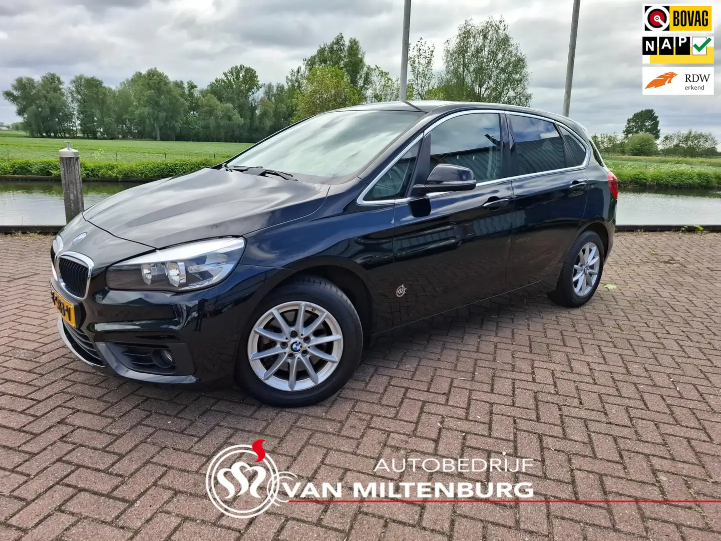 BMW 218 2-serie Active Tourer 218i Essential Head up Clima Noir - 1