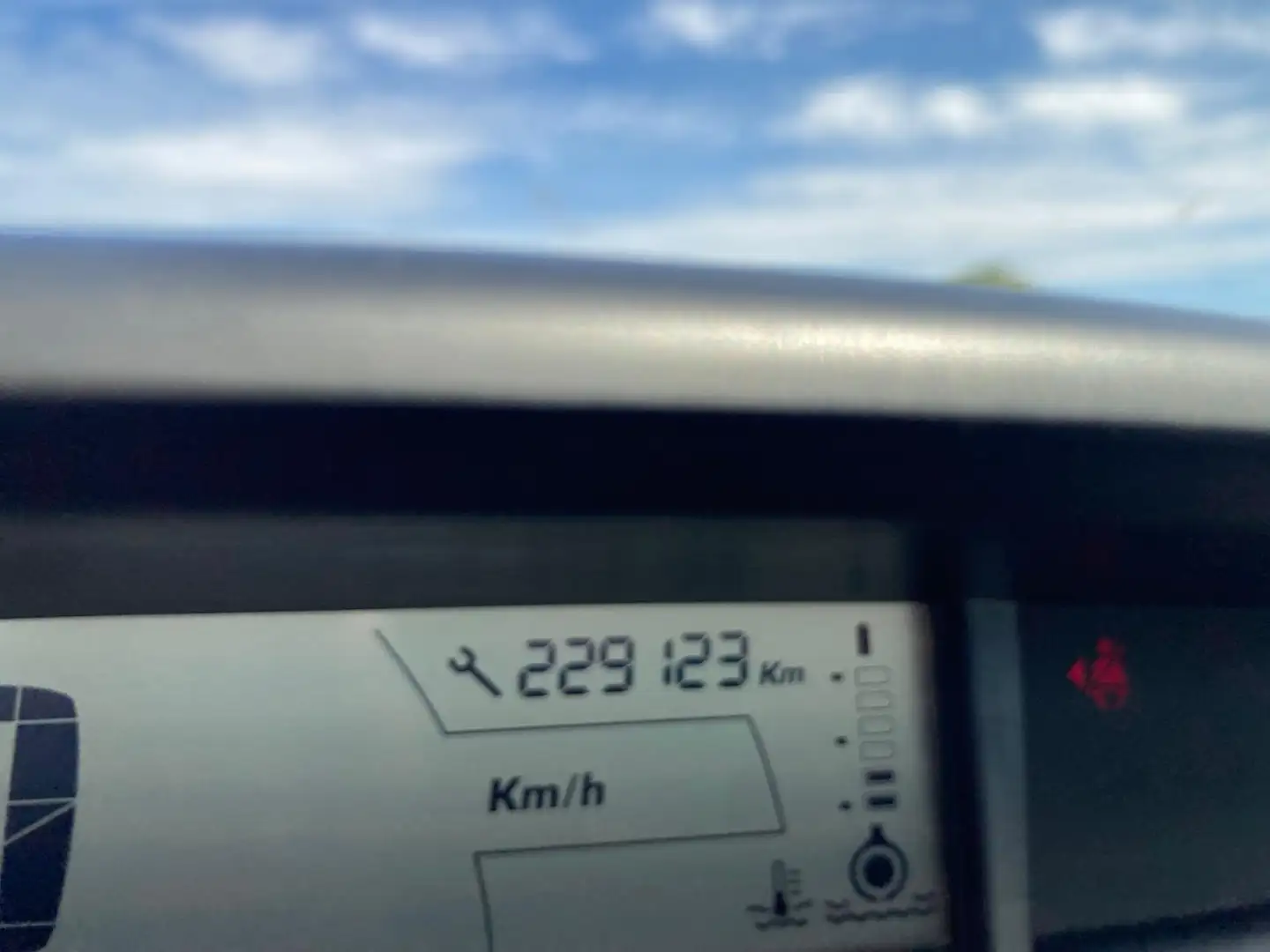 Citroen C4 C4 1.6HDI Collection 92 Collection Rojo - 2